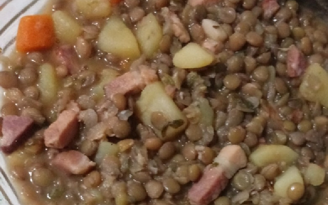 Lentilha com linguiça (receita espanhola)