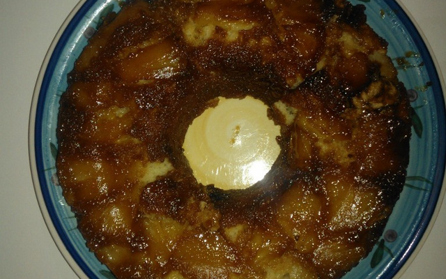 Pão-de-ló com abacaxi