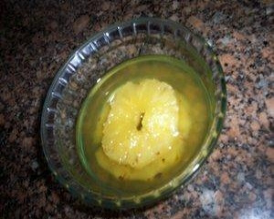 Abacaxi com calda de menta