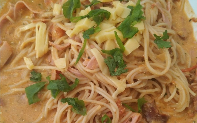 Macarrão ao vivo caseiro