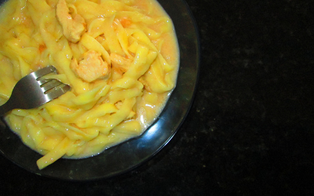 Macarrão de panela de pressão com frango leve