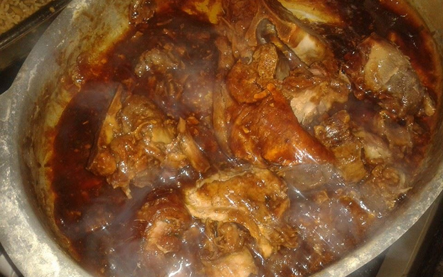 Paleta de porco ao molho barbecue