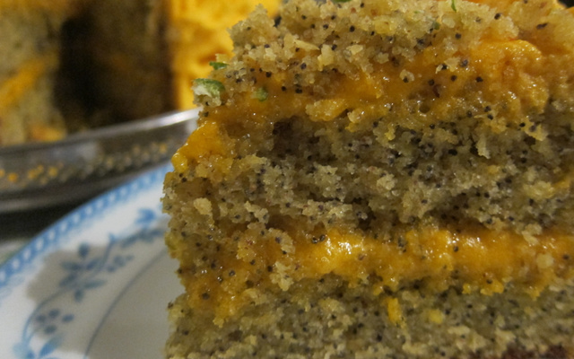 Bolo Poppy (Bolo de lima com sementes de papoula)