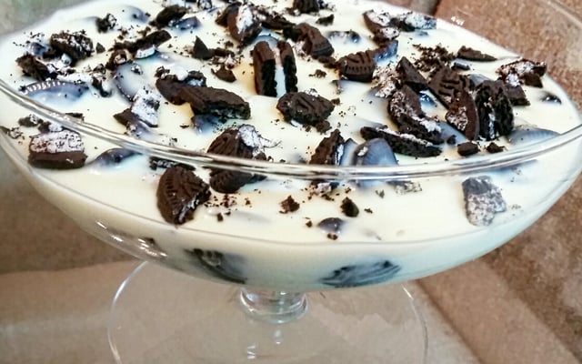 Pavê de chocolate branco com Negresco