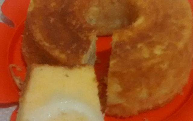 Bolo de fubá cremoso