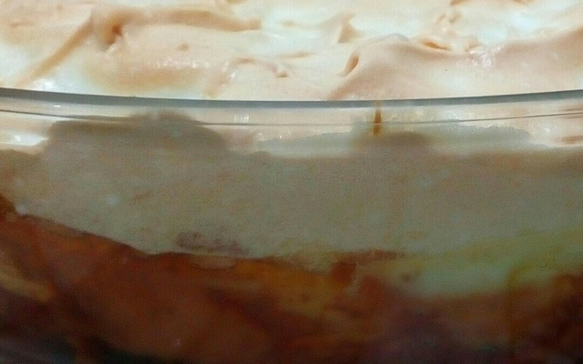 Chico balanceado com banana