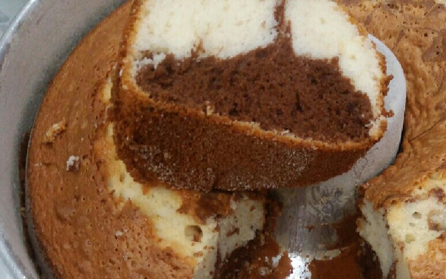 Bolo simples com iogurte natural