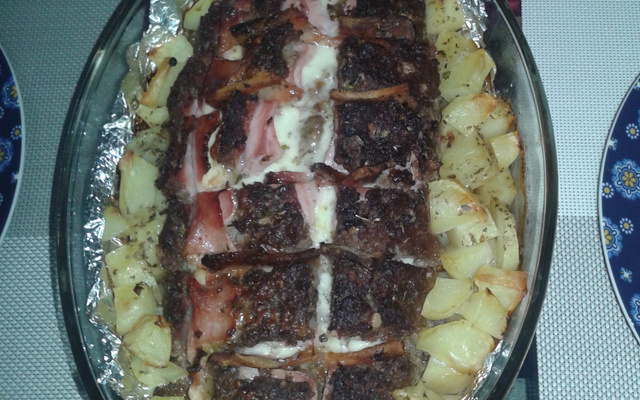 Rocambole de carne moída fácil e rápido