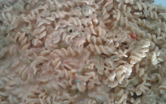 Macarrão com atum e maionese