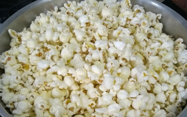 Pipoca salgada (simples)