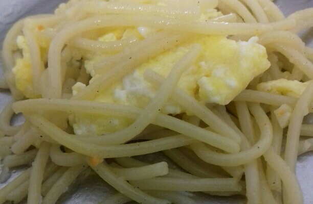 Miojo com ovo fácil