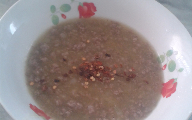 Caldo de carne moída com mandioca