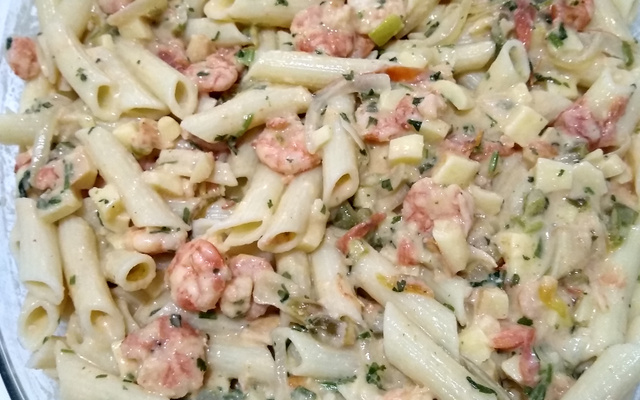 Penne com camarão