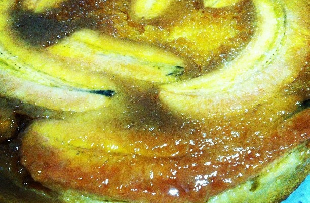 Bolo de banana com leite condensado