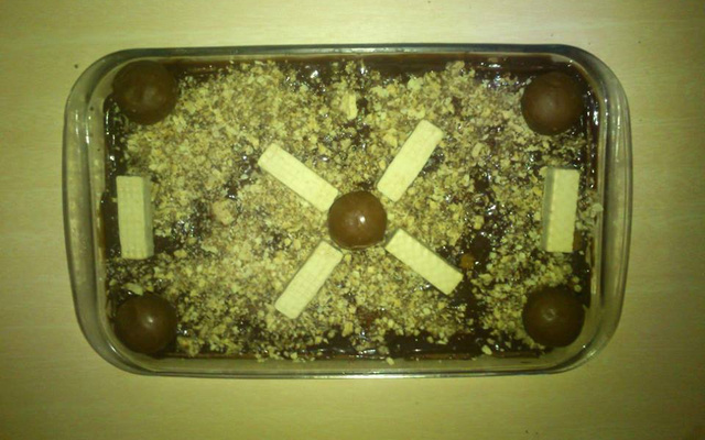 Pavê de creme de avelã e bombom