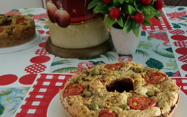 Torta de frango cremosa com milho