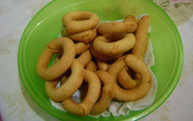 Rosca de polvilho frita