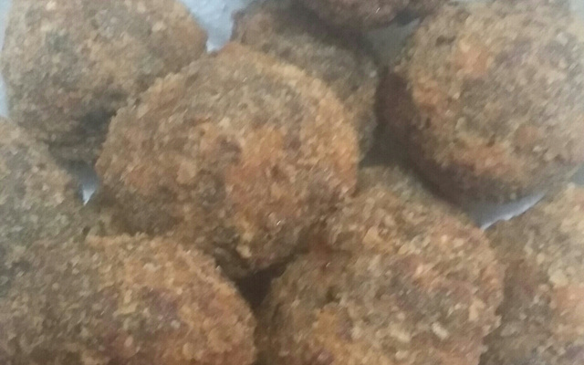 Bolinho de carne moída empanado