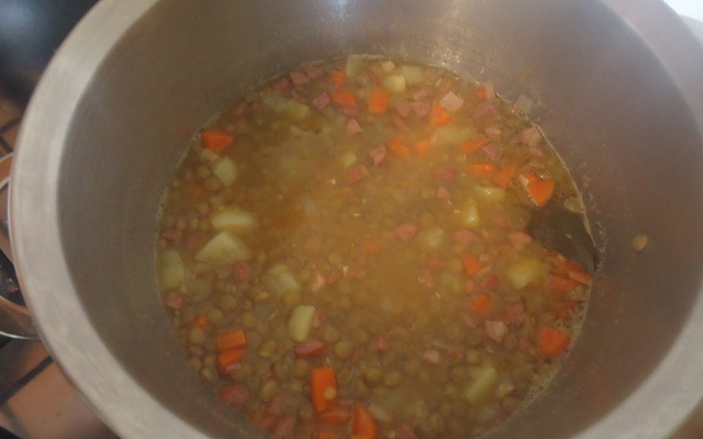 Lentilha com linguiça (receita espanhola)