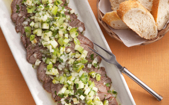 Carne fria com vinagrete verde