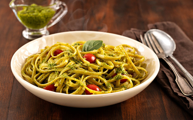 Espaguete Elevadórico ao Pesto Genovês