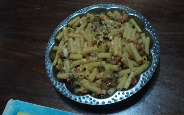 Macarrão rápido com beringela e mussarela