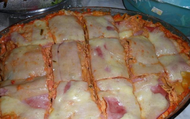 Lasanha cremosa de frango