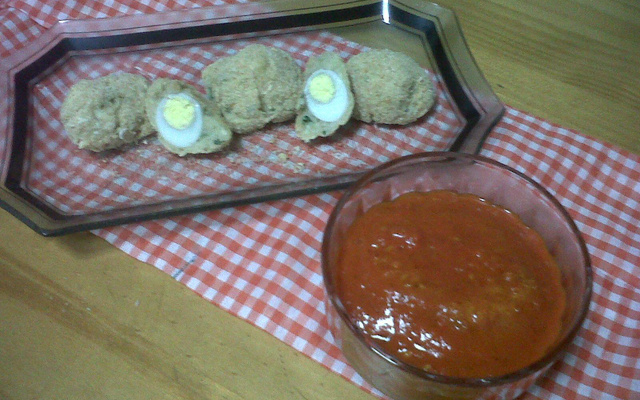 Ovos de codorna na massa de inhame