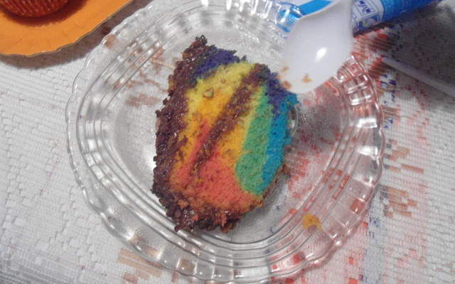 Bolo arco-íris