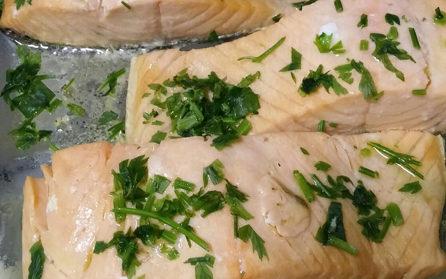 Salmão de micro-ondas de 6 minutos (fácil e prático)