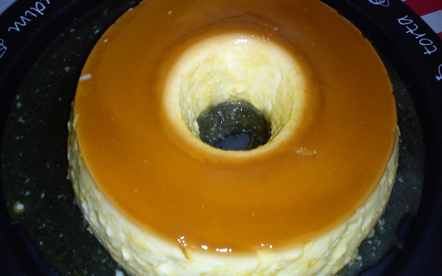 Pudim de leite condensado com coco