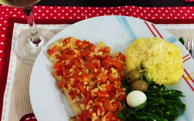 Filé de peixe assado