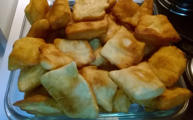 Massinha de pão frita simples