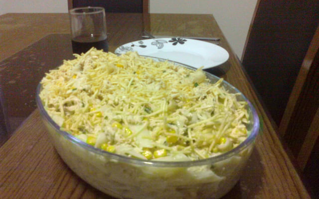 Macarrão com peito de frango e creme de leite