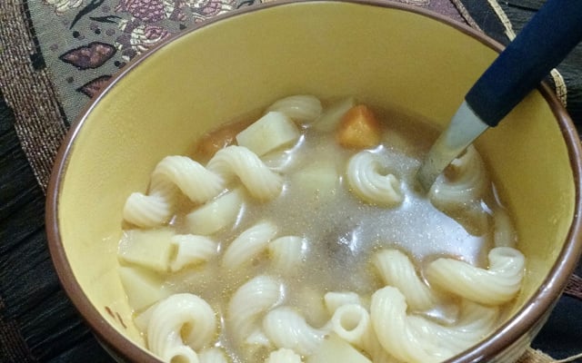 Sopa de legumes com macarrão