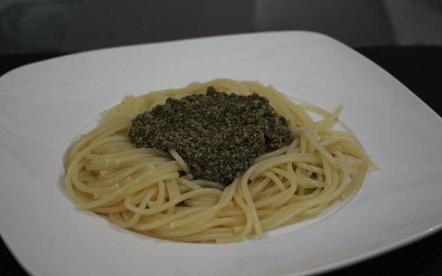 Espaguete ao pesto