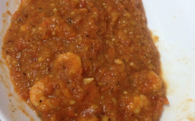 Camarão ao molho de abóbora e leite de coco