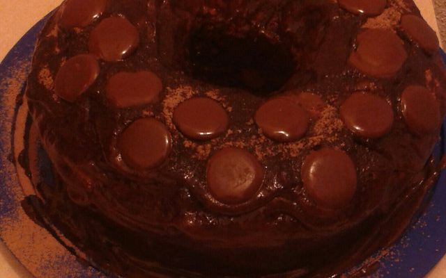 Bolo de abobrinha com coco e chocolate