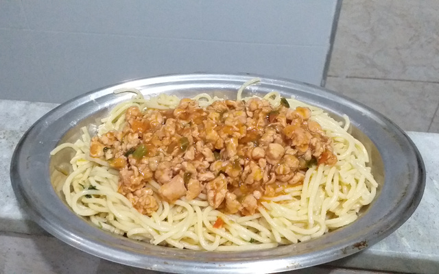 Molho ragu de linguiça da Megan