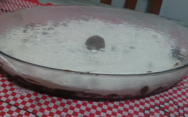 Bombom de uva na travessa