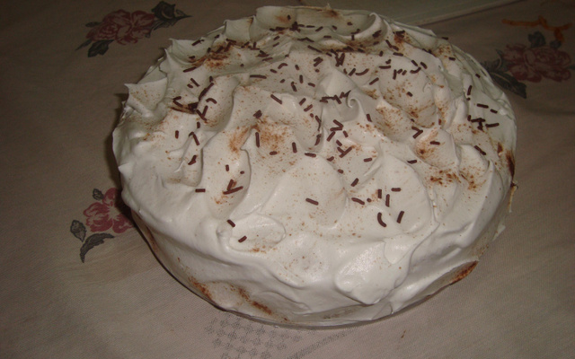 Bolo rápido de chocolate e chantilly