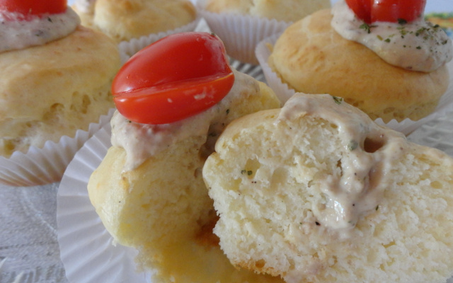 Cupcake salgado com patê de atum