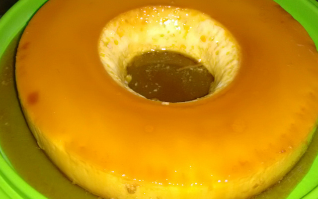 Pudim de leite condensado com coco