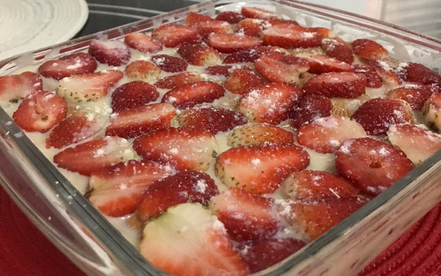 Pavê de morango com leite ninho