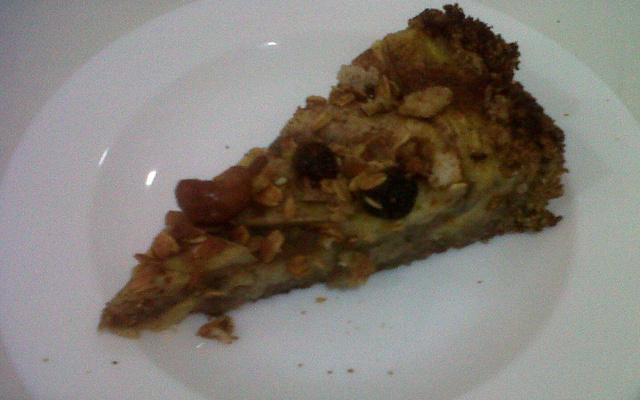Torta integral de banana com granola