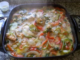 Moqueca de peixe e camarão
