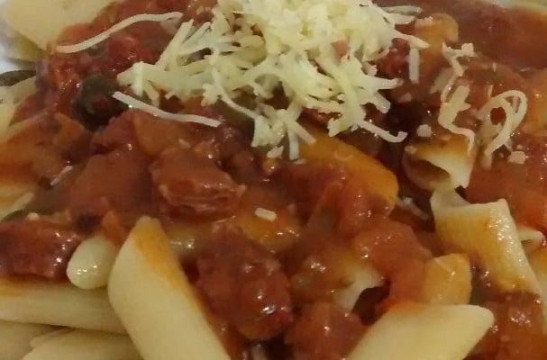 Penne ao molho de calabresa