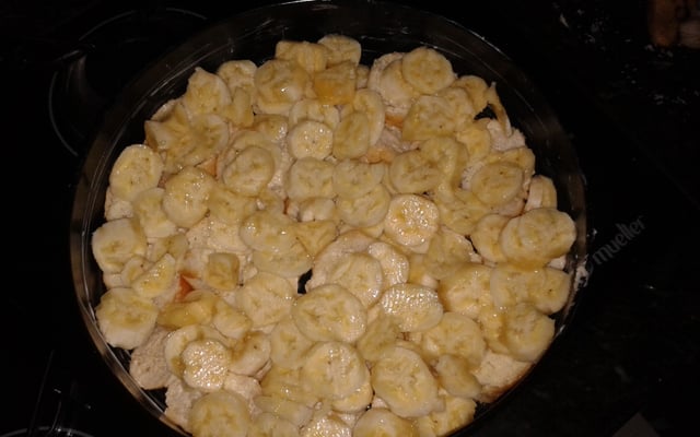 Torta de banana com pão velho