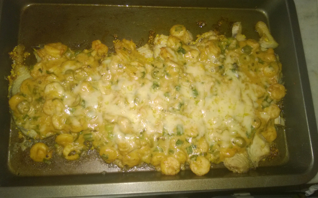 Cavala ao molho de camarão gratinada ao provolone