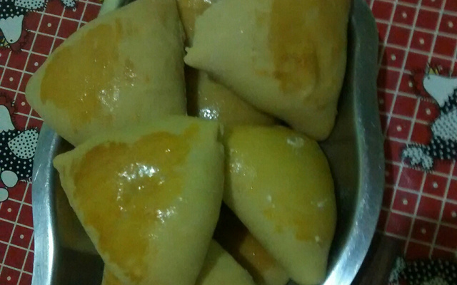 Esfiha de frango simples, barata e rápida